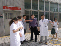 母得志院长、郄明蓉副院长到新门急诊检验科现场办公