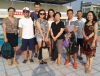 热烈祝贺医院游泳队取得优异成绩
