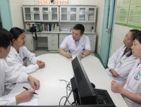 院长张林教授带队深入小儿感染科调研