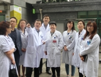 张林院长带领分管院领导及相关部门负责人在门诊召开现场办公会