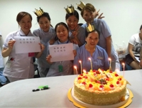 神经消化科开展为职工送生日蛋糕祝福活动