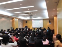美国内布拉斯加大学医学中心药学院副院长Shaffer教授来我院交流访问