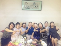 党群部门青年职工代表教师节前夕慰问退休老领导