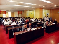 我院组织党员干部职工集中收看党的十九大精神
中央宣讲团报告会