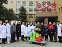 医院工会春节前夕组织慰问上锦院区医护人员