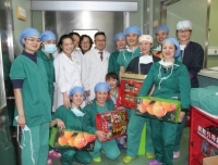 医院领导春节前夕慰问全院职工
 