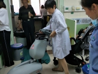 小型洗地机解决急诊保洁难题
