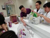 暴风雨中的温暖—— 一丝温饱牵挂