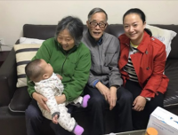 情系夕阳——药学部重阳节前慰问退休老师