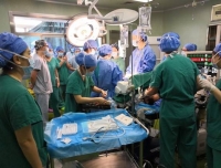 我院多科合作成功完成一例高龄双胎孕妇产时手术