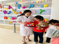 超声科举办“呵护童心，超人同行”六一儿童节活动
——“嗨 患儿”系列活动之一