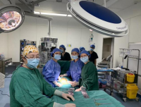 早产儿腹裂命悬一线，多科室会诊生命接力