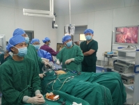 全国腹腔镜妇科手术培训班手术直播演示取得圆满成功