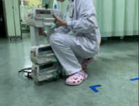 ICU护士也能客串“安装工”