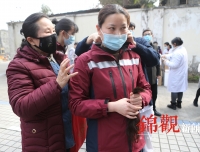 【成都日报】四川大学华西第二医院：出发前“削发立志” 一定要带着胜利回来
