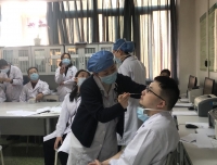 戮力同心 携手抗疫
——检验科前往临床科室开展呼吸道标本采集培训