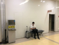 做患者满意的服务——锦江院区公共区域首批候诊椅安装到位