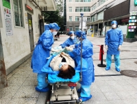 医院组织开展疑似新冠肺炎合并宫外孕破裂出血患者急救演练