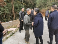 我院党委副书记王红静一行赴万源开展脱贫攻坚实地调研