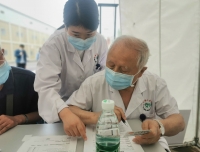 放射病理团支部情系夕阳系列活动之——协助退休老教授接种新冠疫苗