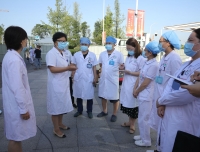 炎炎酷暑送清凉,丝丝关爱沁医心