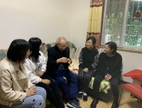 敬老明德情系夕阳，传承百年华西精神——小儿感染科党支部、团支部、工会小组慰问老党员