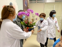 新春慰问送关怀 岁寒情深暖人心
——成都市锦江区卫生健康局领导春节慰问奋战在门诊一线的医务人员